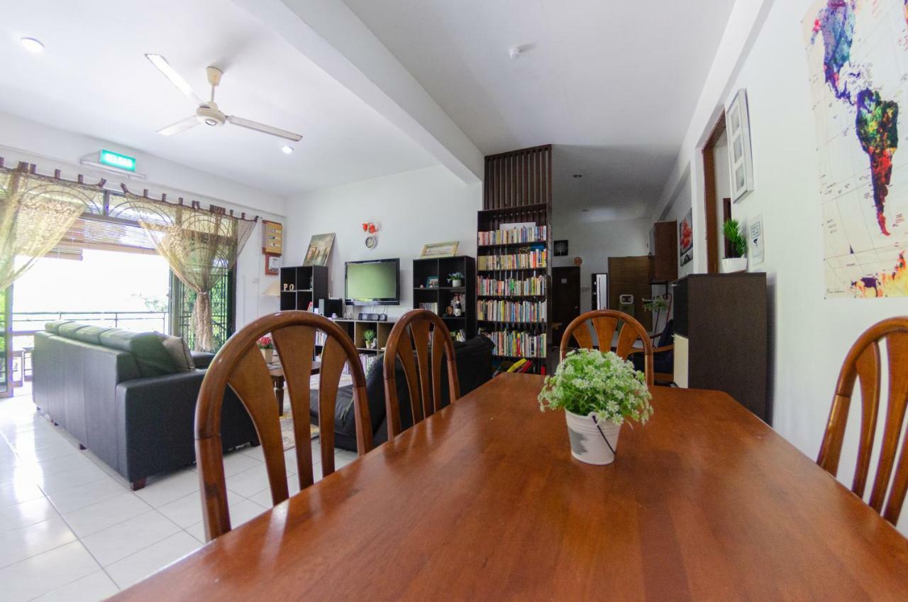Poni Homestay Muara Dış mekan fotoğraf