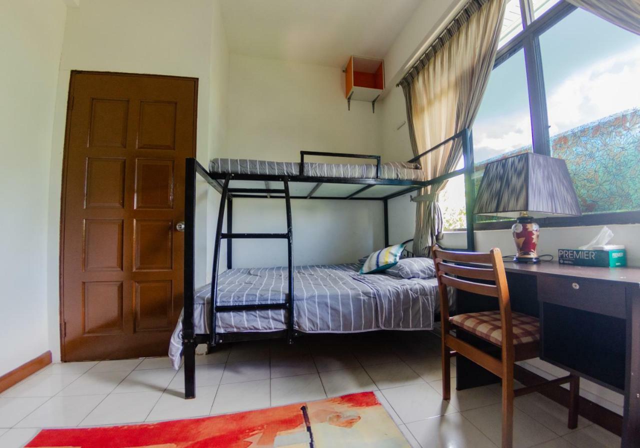 Poni Homestay Muara Dış mekan fotoğraf